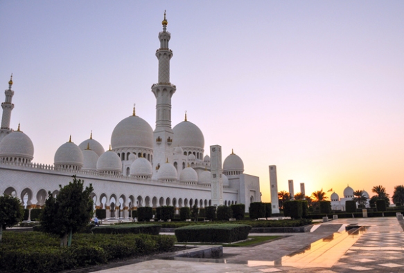 Grand Mosque, Abu Dhabi, photo by Sue Alstedt